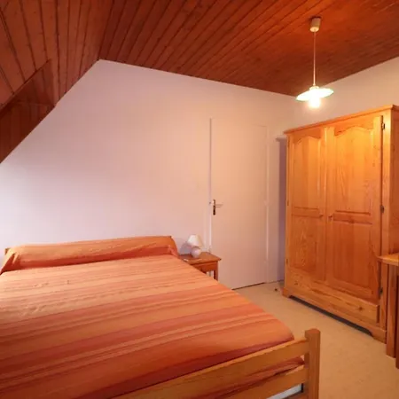 Prázdninový dům Maison Authentique Au Coeur Des Volcans D'auvergne, Avec Cheminee Et Jardin Prive - Fr-1-742-267 *